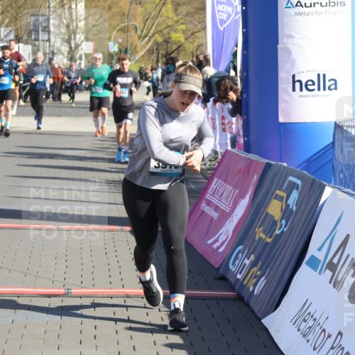 12.04.2026 - 45. Internationalen Wilhelmsburger Insellauf Strokosch-Dieckow http://msf.ph/oto/9464466 12.04.2026 10:56:29 Ziel 2808, 3916 meine-sportfotos.de