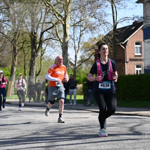 12.04.2026 - 45. Internationalen Wilhelmsburger Insellauf J. Mangold http://msf.ph/oto/9464470 12.04.2026 10:55:00 Ziel 2088, 5660, 5317, 2821, 2855, 4585, 2324, 4636, 5006, 5333, 4056, 5334, 4197, 5747, 5773, 5835, 5268, 4500, 4714 meine-sportfotos.de