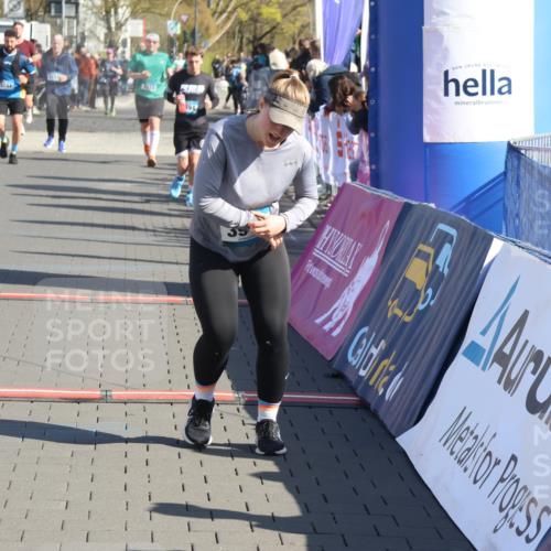 12.04.2026 - 45. Internationalen Wilhelmsburger Insellauf Strokosch-Dieckow http://msf.ph/oto/9464484 12.04.2026 10:56:29 Ziel 2808, 3916 meine-sportfotos.de