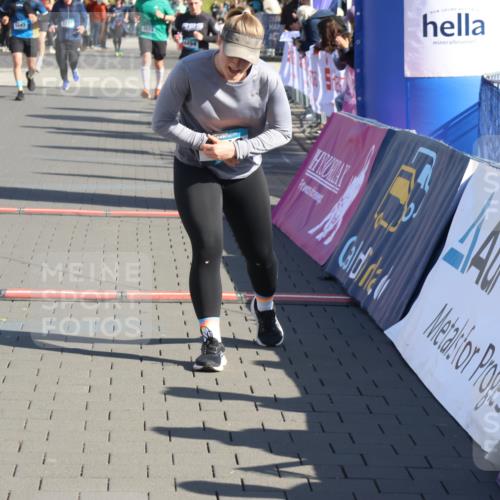12.04.2026 - 45. Internationalen Wilhelmsburger Insellauf Strokosch-Dieckow http://msf.ph/oto/9464500 12.04.2026 10:56:29 Ziel 2808, 3916 meine-sportfotos.de