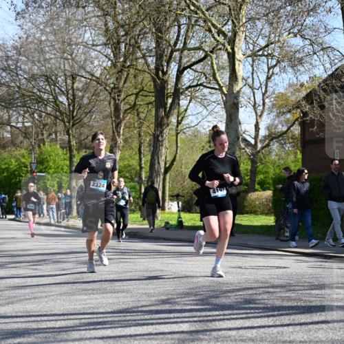 12.04.2026 - 45. Internationalen Wilhelmsburger Insellauf J. Mangold http://msf.ph/oto/9464504 12.04.2026 10:55:05 Ziel 5660, 5317, 2821, 2855, 4585, 2324, 4636, 5006, 5333, 4056, 5334, 4197, 5747, 5773, 5835, 5773, 5835, 5268, 4500, 4714, 3175, 4298, 5557 meine-sportfotos.de