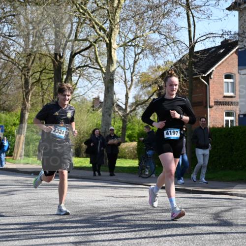 12.04.2026 - 45. Internationalen Wilhelmsburger Insellauf J. Mangold http://msf.ph/oto/9464521 12.04.2026 10:55:06 Ziel 2821, 2855, 4585, 2324, 4636, 5006, 5333, 4056, 5334, 4197, 5747, 5773, 5835, 5268, 4500, 5268, 4500, 4714, 3175, 4298, 5557 meine-sportfotos.de