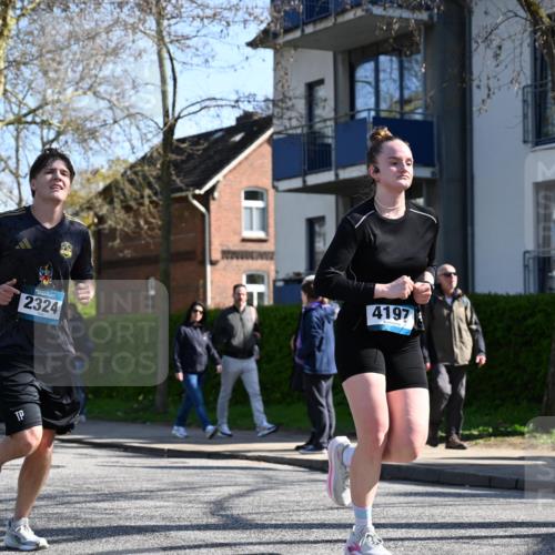 12.04.2026 - 45. Internationalen Wilhelmsburger Insellauf J. Mangold http://msf.ph/oto/9464538 12.04.2026 10:55:06 Ziel 2821, 2855, 4585, 2324, 4636, 5006, 5333, 4056, 5334, 4197, 5747, 5773, 5835, 5268, 4500, 5268, 4500, 4714, 3175, 4298, 5557 meine-sportfotos.de