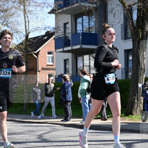 12.04.2026 - 45. Internationalen Wilhelmsburger Insellauf J. Mangold http://msf.ph/oto/9464540 12.04.2026 10:55:07 Ziel 2821, 2855, 4585, 2324, 4636, 5006, 5333, 4056, 5334, 4197, 5747, 5773, 5835, 5268, 4500, 4714, 4714, 3175, 4298, 5557 meine-sportfotos.de