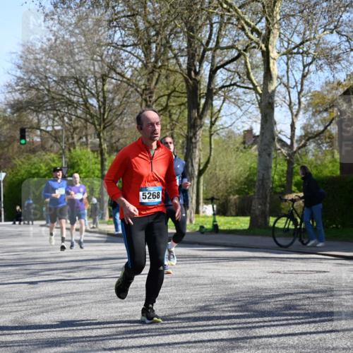 12.04.2026 - 45. Internationalen Wilhelmsburger Insellauf J. Mangold http://msf.ph/oto/9464579 12.04.2026 10:55:15 Ziel 4636, 5006, 5333, 4056, 5334, 4197, 5747, 5773, 5835, 5268, 4500, 4714, 3175, 4298, 5557, 5557, 2349, 3118, 5822 meine-sportfotos.de