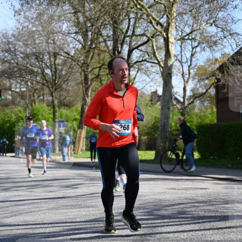 12.04.2026 - 45. Internationalen Wilhelmsburger Insellauf J. Mangold http://msf.ph/oto/9464589 12.04.2026 10:55:15 Ziel 4636, 5006, 5333, 4056, 5334, 4197, 5747, 5773, 5835, 5268, 4500, 4714, 3175, 4298, 5557, 5557, 2349, 3118, 5822 meine-sportfotos.de