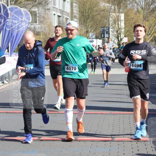 12.04.2026 - 45. Internationalen Wilhelmsburger Insellauf Strokosch-Dieckow http://msf.ph/oto/9464609 12.04.2026 10:56:37 Ziel 4494, 5047, 4070, 5771, 4549 meine-sportfotos.de