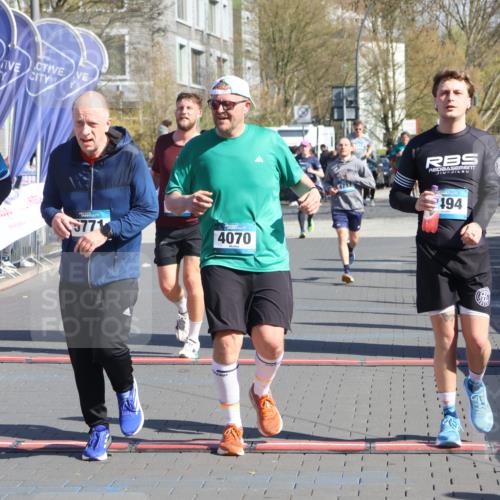 12.04.2026 - 45. Internationalen Wilhelmsburger Insellauf Strokosch-Dieckow http://msf.ph/oto/9464620 12.04.2026 10:56:37 Ziel 4494, 5047, 4070, 5771, 4549 meine-sportfotos.de