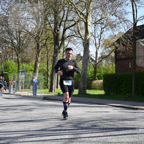 12.04.2026 - 45. Internationalen Wilhelmsburger Insellauf J. Mangold http://msf.ph/oto/9464642 12.04.2026 10:55:35 Ziel 4714, 3175, 4298, 5557, 2349, 3118, 3118, 5822, 3488, 2797, 2796, 2921, 2808, 3916, 4494, 5047, 4070, 5771, 4549 meine-sportfotos.de