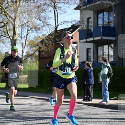 12.04.2026 - 45. Internationalen Wilhelmsburger Insellauf J. Mangold http://msf.ph/oto/9464684 12.04.2026 10:55:48 Ziel 3175, 4298, 5557, 2349, 3118, 5822, 3488, 2797, 2796, 2921, 2808, 3916, 3916, 4494, 5047, 4070, 5771, 4549, 4717, 2055, 5512, 2220, 4158 meine-sportfotos.de