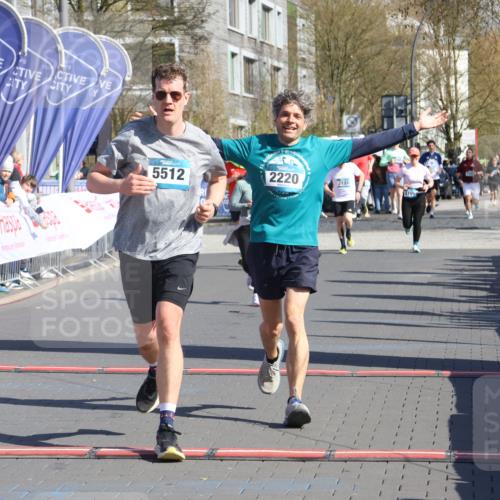 12.04.2026 - 45. Internationalen Wilhelmsburger Insellauf Strokosch-Dieckow http://msf.ph/oto/9464692 12.04.2026 10:56:48 Ziel 2055, 5512, 2220, 4158 meine-sportfotos.de