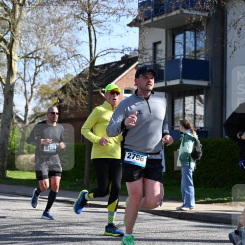 12.04.2026 - 45. Internationalen Wilhelmsburger Insellauf J. Mangold http://msf.ph/oto/9464715 12.04.2026 10:55:53 Ziel 2349, 3118, 5822, 3488, 2797, 2796, 2921, 2808, 3916, 4494, 5047, 4070, 5771, 4549, 4717, 2055, 2055, 5512, 2220, 4158, 2133, 2754, 4155 meine-sportfotos.de