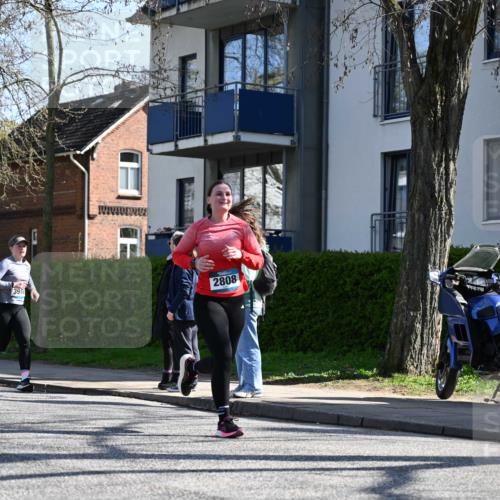 12.04.2026 - 45. Internationalen Wilhelmsburger Insellauf J. Mangold http://msf.ph/oto/9464726 12.04.2026 10:55:58 Ziel 3118, 5822, 3488, 2797, 2796, 2921, 2808, 3916, 4494, 5047, 4070, 5771, 4549, 4549, 4717, 2055, 5512, 2220, 4158, 2133, 2754, 4155, 2795, 3917, 5319, 5352 meine-sportfotos.de