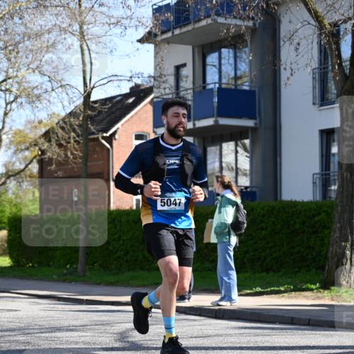 12.04.2026 - 45. Internationalen Wilhelmsburger Insellauf J. Mangold http://msf.ph/oto/9464777 12.04.2026 10:56:04 Ziel 3488, 2797, 2796, 2921, 2808, 3916, 4494, 5047, 4070, 5771, 4549, 4717, 2055, 5512, 2220, 4158, 2133, 2754, 4155, 2795, 3917, 5319, 5352, 2915, 3224, 4654 meine-sportfotos.de