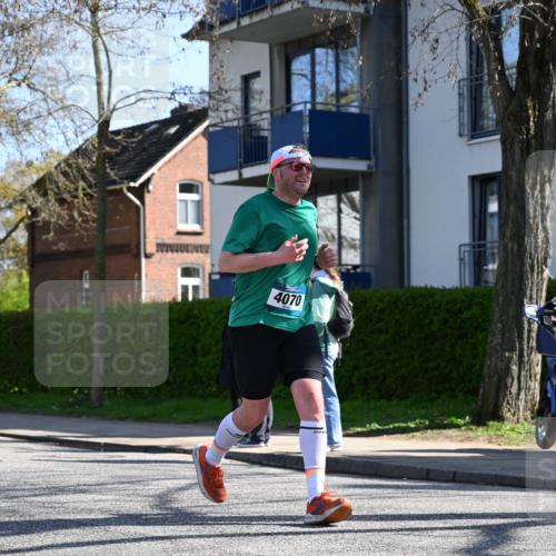 12.04.2026 - 45. Internationalen Wilhelmsburger Insellauf J. Mangold http://msf.ph/oto/9464791 12.04.2026 10:56:05 Ziel 3488, 2797, 2796, 2921, 2808, 3916, 4494, 5047, 4070, 5771, 4549, 4717, 2055, 2055, 5512, 2220, 4158, 2133, 2754, 4155, 2795, 3917, 5319, 5352, 2915, 3224, 4654 meine-sportfotos.de