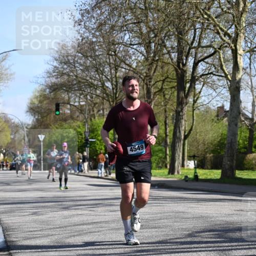 12.04.2026 - 45. Internationalen Wilhelmsburger Insellauf J. Mangold http://msf.ph/oto/9464807 12.04.2026 10:56:07 Ziel 2797, 2796, 2921, 2808, 3916, 4494, 5047, 4070, 5771, 4549, 4717, 2055, 5512, 2220, 4158, 2133, 2754, 4155, 2795, 3917, 3917, 5319, 5352, 2915, 3224, 4654, 3059, 3187 meine-sportfotos.de
