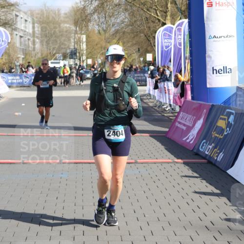 12.04.2026 - 45. Internationalen Wilhelmsburger Insellauf Strokosch-Dieckow http://msf.ph/oto/9464871 12.04.2026 11:14:42 Ziel 2404, 4982 meine-sportfotos.de