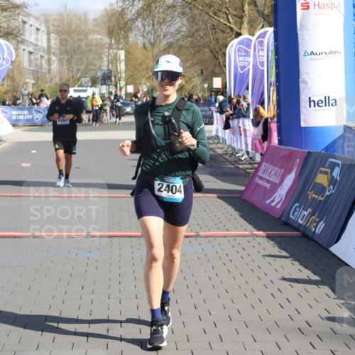 12.04.2026 - 45. Internationalen Wilhelmsburger Insellauf Strokosch-Dieckow http://msf.ph/oto/9464875 12.04.2026 11:14:42 Ziel 2404, 4982 meine-sportfotos.de