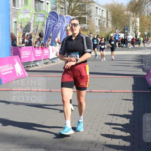 12.04.2026 - 45. Internationalen Wilhelmsburger Insellauf Strokosch-Dieckow http://msf.ph/oto/9464897 12.04.2026 10:57:06 Ziel 2915, 3224, 4654 meine-sportfotos.de