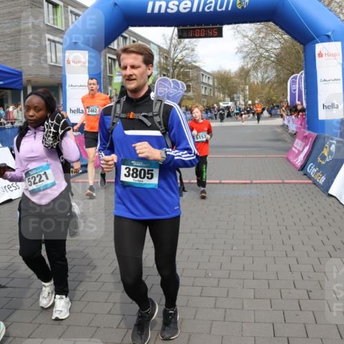 12.04.2026 - 45. Internationalen Wilhelmsburger Insellauf Strokosch-Dieckow http://msf.ph/oto/9464911 12.04.2026 13:13:44 Ziel 3935, 3805, 5158, 5157, 2462, 4533, 5693 meine-sportfotos.de