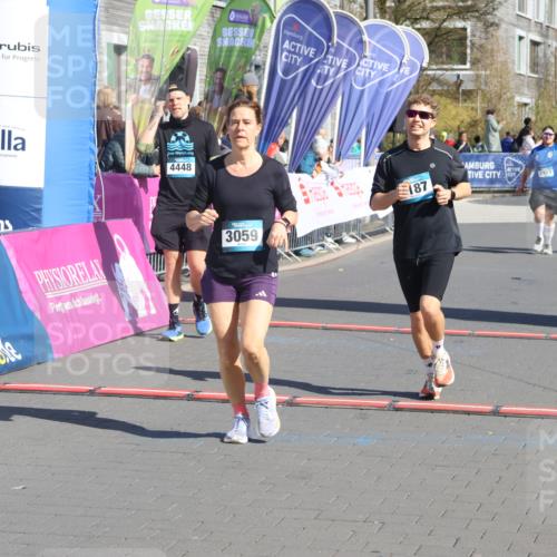 12.04.2026 - 45. Internationalen Wilhelmsburger Insellauf Strokosch-Dieckow http://msf.ph/oto/9464950 12.04.2026 10:57:12 Ziel 3059, 3187, 4448 meine-sportfotos.de