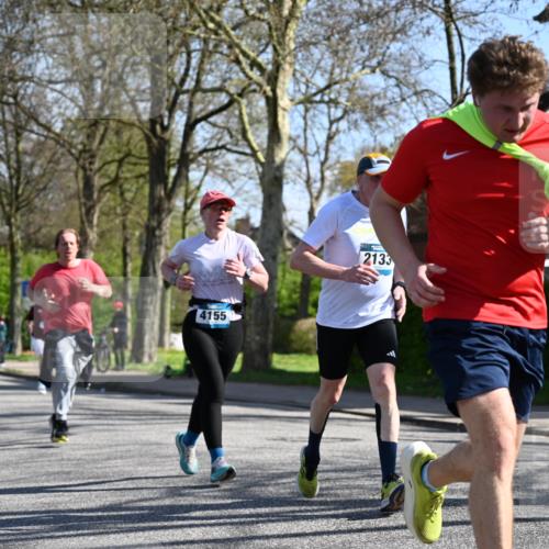 12.04.2026 - 45. Internationalen Wilhelmsburger Insellauf J. Mangold http://msf.ph/oto/9464953 12.04.2026 10:56:29 Ziel 2055, 5512, 2220, 4158, 2133, 2754, 4155, 2795, 3917, 5319, 5352, 2915, 3224, 4654, 3059, 3187, 4448, 2912, 2913, 4927, 2791, 2067, 4321, 2744, 5508, 4388, 2579, 2458, 5845, 5844 meine-sportfotos.de