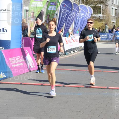 12.04.2026 - 45. Internationalen Wilhelmsburger Insellauf Strokosch-Dieckow http://msf.ph/oto/9464954 12.04.2026 10:57:12 Ziel 3059, 3187, 4448 meine-sportfotos.de