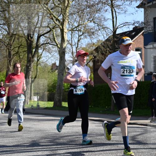 12.04.2026 - 45. Internationalen Wilhelmsburger Insellauf J. Mangold http://msf.ph/oto/9464964 12.04.2026 10:56:29 Ziel 2055, 5512, 2220, 4158, 2133, 2754, 4155, 2795, 3917, 5319, 5352, 2915, 3224, 4654, 3059, 3187, 4448, 2912, 2913, 4927, 2791, 2067, 4321, 2744, 5508, 4388, 2579, 2458, 5845, 5844 meine-sportfotos.de