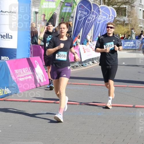 12.04.2026 - 45. Internationalen Wilhelmsburger Insellauf Strokosch-Dieckow http://msf.ph/oto/9464966 12.04.2026 10:57:12 Ziel 3059, 3187, 4448 meine-sportfotos.de