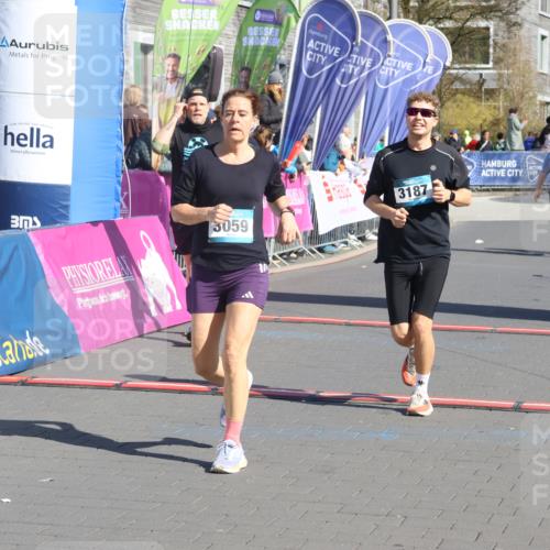 12.04.2026 - 45. Internationalen Wilhelmsburger Insellauf Strokosch-Dieckow http://msf.ph/oto/9464973 12.04.2026 10:57:12 Ziel 3059, 3187, 4448 meine-sportfotos.de