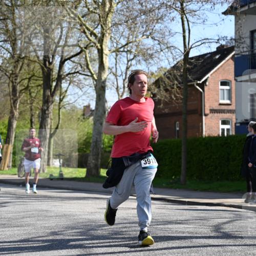 12.04.2026 - 45. Internationalen Wilhelmsburger Insellauf J. Mangold http://msf.ph/oto/9464975 12.04.2026 10:56:30 Ziel 2055, 5512, 2220, 4158, 2133, 2754, 4155, 2795, 3917, 5319, 5352, 2915, 3224, 4654, 3059, 3187, 4448, 2912, 2913, 4927, 2791, 2067, 4321, 2744, 5508, 4388, 2579, 2458, 5845, 5844 meine-sportfotos.de