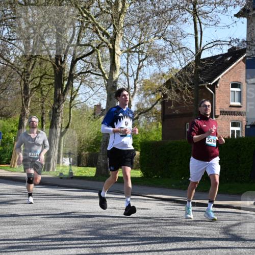 12.04.2026 - 45. Internationalen Wilhelmsburger Insellauf J. Mangold http://msf.ph/oto/9464980 12.04.2026 10:56:33 Ziel 5512, 2220, 4158, 2133, 2754, 4155, 2795, 3917, 5319, 5352, 2915, 3224, 4654, 3059, 3187, 4448, 2912, 2913, 4927, 2791, 2067, 4321, 2744, 5508, 5508, 4388, 2579, 2458, 5845, 5844 meine-sportfotos.de