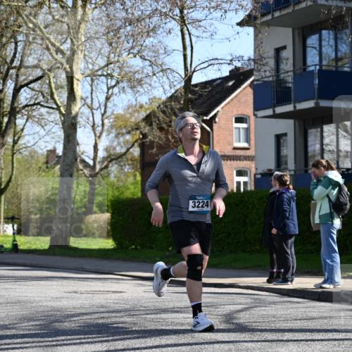 12.04.2026 - 45. Internationalen Wilhelmsburger Insellauf J. Mangold http://msf.ph/oto/9465010 12.04.2026 10:56:35 Ziel 4158, 2133, 2754, 4155, 2795, 3917, 5319, 5352, 2915, 3224, 4654, 3059, 3187, 4448, 2912, 2913, 4927, 2791, 2067, 4321, 2744, 5508, 4388, 4388, 2579, 2458, 5845, 5844 meine-sportfotos.de