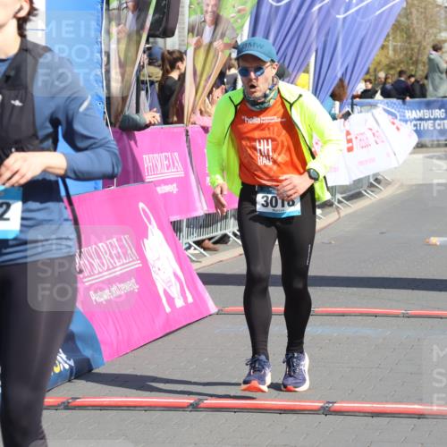 12.04.2026 - 45. Internationalen Wilhelmsburger Insellauf Strokosch-Dieckow http://msf.ph/oto/9465019 12.04.2026 11:14:56 Ziel 3343, 2452, 3018, 2424 meine-sportfotos.de
