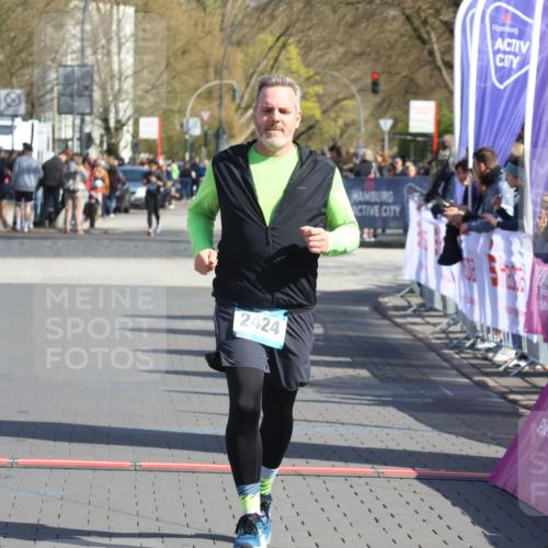 12.04.2026 - 45. Internationalen Wilhelmsburger Insellauf Strokosch-Dieckow http://msf.ph/oto/9465030 12.04.2026 11:14:59 Ziel 3018, 2424 meine-sportfotos.de