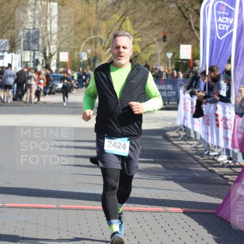 12.04.2026 - 45. Internationalen Wilhelmsburger Insellauf Strokosch-Dieckow http://msf.ph/oto/9465034 12.04.2026 11:14:59 Ziel 3018, 2424 meine-sportfotos.de