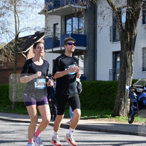 12.04.2026 - 45. Internationalen Wilhelmsburger Insellauf J. Mangold http://msf.ph/oto/9465036 12.04.2026 10:56:42 Ziel 2795, 3917, 5319, 5352, 2915, 3224, 4654, 3059, 3187, 4448, 2912, 2913, 4927, 2791, 2067, 4321, 2744, 5508, 4388, 2579, 2458, 5845, 5844, 5701 meine-sportfotos.de