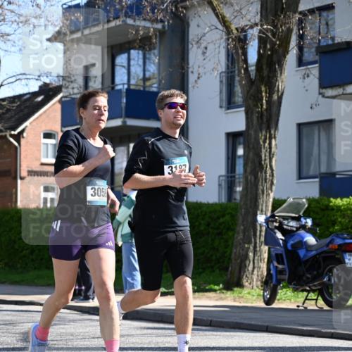 12.04.2026 - 45. Internationalen Wilhelmsburger Insellauf J. Mangold http://msf.ph/oto/9465041 12.04.2026 10:56:42 Ziel 2795, 3917, 5319, 5352, 2915, 3224, 4654, 3059, 3187, 4448, 2912, 2913, 4927, 2791, 2067, 4321, 2744, 5508, 4388, 2579, 2458, 5845, 5844, 5701 meine-sportfotos.de