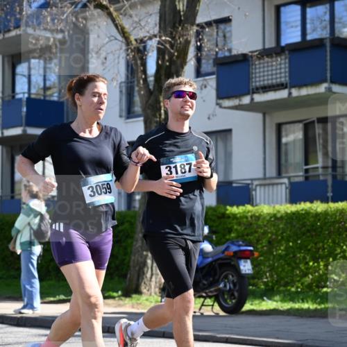 12.04.2026 - 45. Internationalen Wilhelmsburger Insellauf J. Mangold http://msf.ph/oto/9465048 12.04.2026 10:56:42 Ziel 2795, 3917, 5319, 5352, 2915, 3224, 4654, 3059, 3187, 4448, 2912, 2913, 4927, 2791, 2067, 4321, 2744, 5508, 4388, 2579, 2458, 5845, 5844, 5701 meine-sportfotos.de
