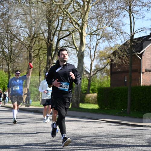 12.04.2026 - 45. Internationalen Wilhelmsburger Insellauf J. Mangold http://msf.ph/oto/9465062 12.04.2026 10:56:44 Ziel 3917, 5319, 5352, 2915, 3224, 4654, 3059, 3187, 4448, 2912, 2913, 4927, 2791, 2067, 4321, 2744, 2067, 4321, 2744, 5508, 4388, 2579, 2458, 5845, 5844, 5701 meine-sportfotos.de