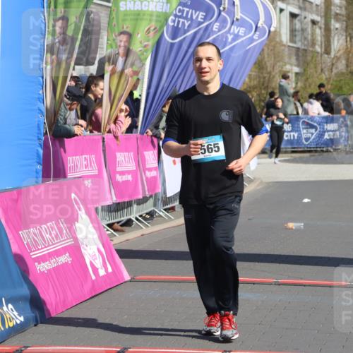 12.04.2026 - 45. Internationalen Wilhelmsburger Insellauf Strokosch-Dieckow http://msf.ph/oto/9465072 12.04.2026 11:15:06 Ziel 2565 meine-sportfotos.de