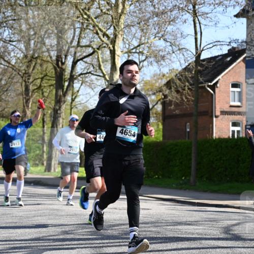 12.04.2026 - 45. Internationalen Wilhelmsburger Insellauf J. Mangold http://msf.ph/oto/9465073 12.04.2026 10:56:44 Ziel 3917, 5319, 5352, 2915, 3224, 4654, 3059, 3187, 4448, 2912, 2913, 4927, 2791, 2067, 4321, 2744, 2067, 4321, 2744, 5508, 4388, 2579, 2458, 5845, 5844, 5701 meine-sportfotos.de