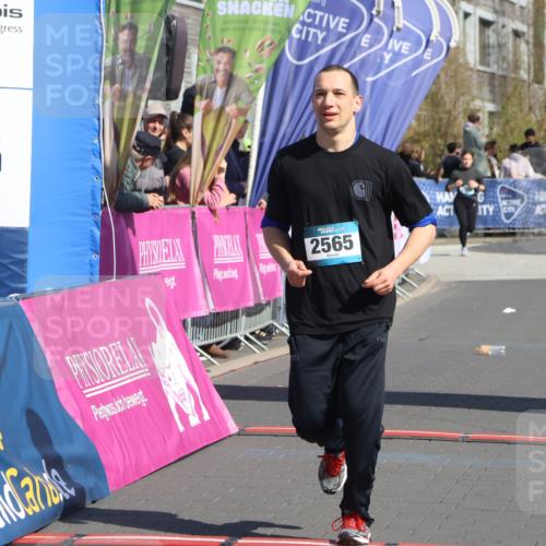 12.04.2026 - 45. Internationalen Wilhelmsburger Insellauf Strokosch-Dieckow http://msf.ph/oto/9465086 12.04.2026 11:15:07 Ziel 2565 meine-sportfotos.de