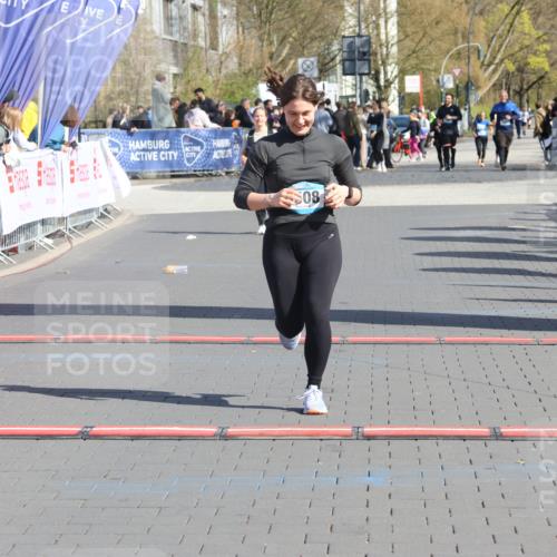 12.04.2026 - 45. Internationalen Wilhelmsburger Insellauf Strokosch-Dieckow http://msf.ph/oto/9465090 12.04.2026 11:15:18 Ziel 3508 meine-sportfotos.de