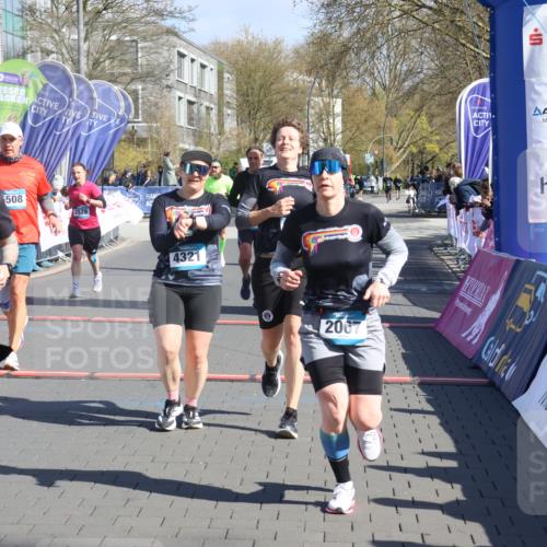 12.04.2026 - 45. Internationalen Wilhelmsburger Insellauf Strokosch-Dieckow http://msf.ph/oto/9465095 12.04.2026 10:57:25 Ziel 4927, 2791, 2067, 4321, 2744, 5508, 4388, 2579 meine-sportfotos.de