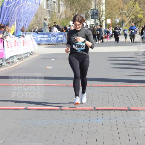 12.04.2026 - 45. Internationalen Wilhelmsburger Insellauf Strokosch-Dieckow http://msf.ph/oto/9465102 12.04.2026 11:15:18 Ziel 3508 meine-sportfotos.de