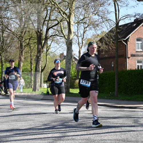 12.04.2026 - 45. Internationalen Wilhelmsburger Insellauf J. Mangold http://msf.ph/oto/9465150 12.04.2026 10:56:54 Ziel 3059, 3187, 4448, 2912, 2913, 4927, 2791, 2067, 4321, 2744, 5508, 4388, 2579, 2458, 5845, 5844, 5701, 4368 meine-sportfotos.de