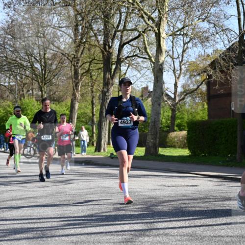 12.04.2026 - 45. Internationalen Wilhelmsburger Insellauf J. Mangold http://msf.ph/oto/9465160 12.04.2026 10:56:56 Ziel 3059, 3187, 4448, 2912, 2913, 4927, 2791, 2067, 4321, 2744, 5508, 4388, 2579, 2458, 5845, 5844, 5701, 4368, 2441 meine-sportfotos.de