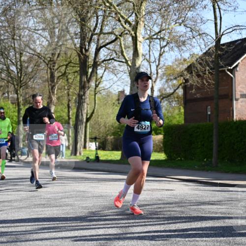 12.04.2026 - 45. Internationalen Wilhelmsburger Insellauf J. Mangold http://msf.ph/oto/9465173 12.04.2026 10:56:56 Ziel 3059, 3187, 4448, 2912, 2913, 4927, 2791, 2067, 4321, 2744, 5508, 4388, 2579, 2458, 5845, 5844, 5701, 4368, 2441 meine-sportfotos.de