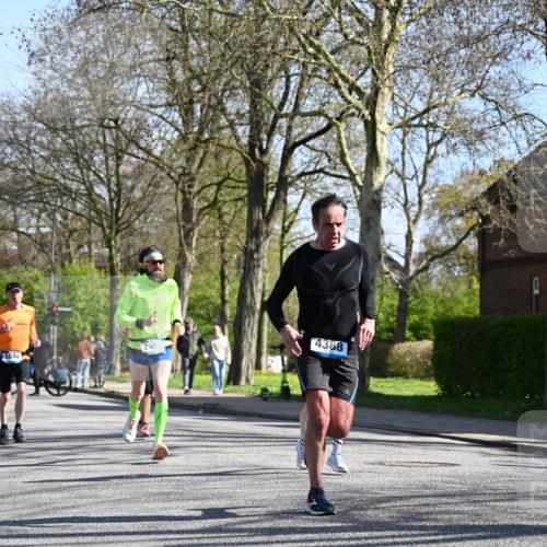 12.04.2026 - 45. Internationalen Wilhelmsburger Insellauf J. Mangold http://msf.ph/oto/9465176 12.04.2026 10:56:58 Ziel 2912, 2913, 4927, 2791, 2067, 4321, 2744, 5508, 4388, 2579, 2458, 5845, 5844, 5701, 4368, 2441, 5243 meine-sportfotos.de